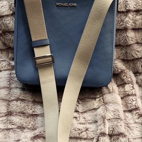 Michael Kors Blue Shoulder Bag - Picture 2 of 10